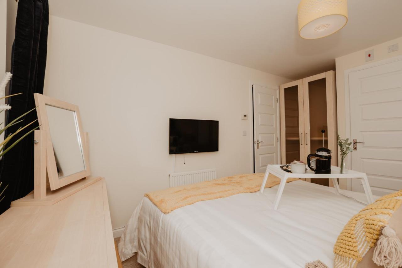 Coyle House, 3 Bed,Corby, Super Kings Or Twins, Driveway, Free Wi-Fi, Corporates Welcome Экстерьер фото