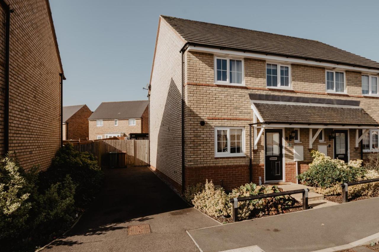 Coyle House, 3 Bed,Corby, Super Kings Or Twins, Driveway, Free Wi-Fi, Corporates Welcome Экстерьер фото